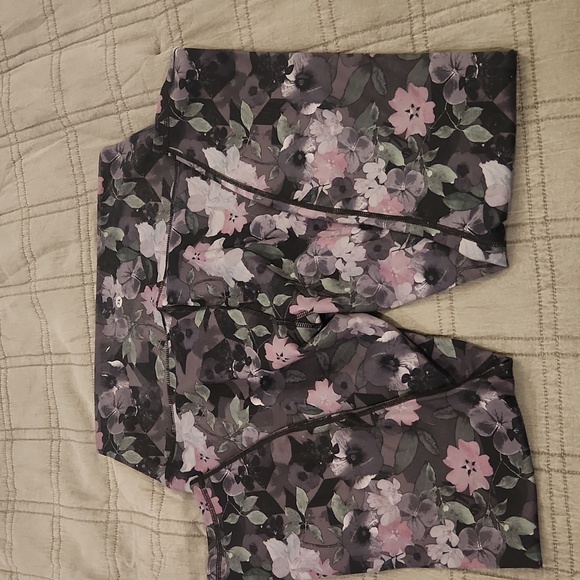 RBX Women's Floral Leggings - Black and Purple Size XL, new Without Tags! - Picture 4 of 8